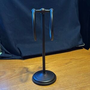 Black/Bronze Metal Towel Holder